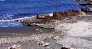 Exo Gialos, la playa más cercana a Karterados Playa de Exo Gialos, Santorini