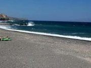 Vourvolos, la playa perfecta de Santorini para aislarse del mundo Playa de Vourvolos, Santorini